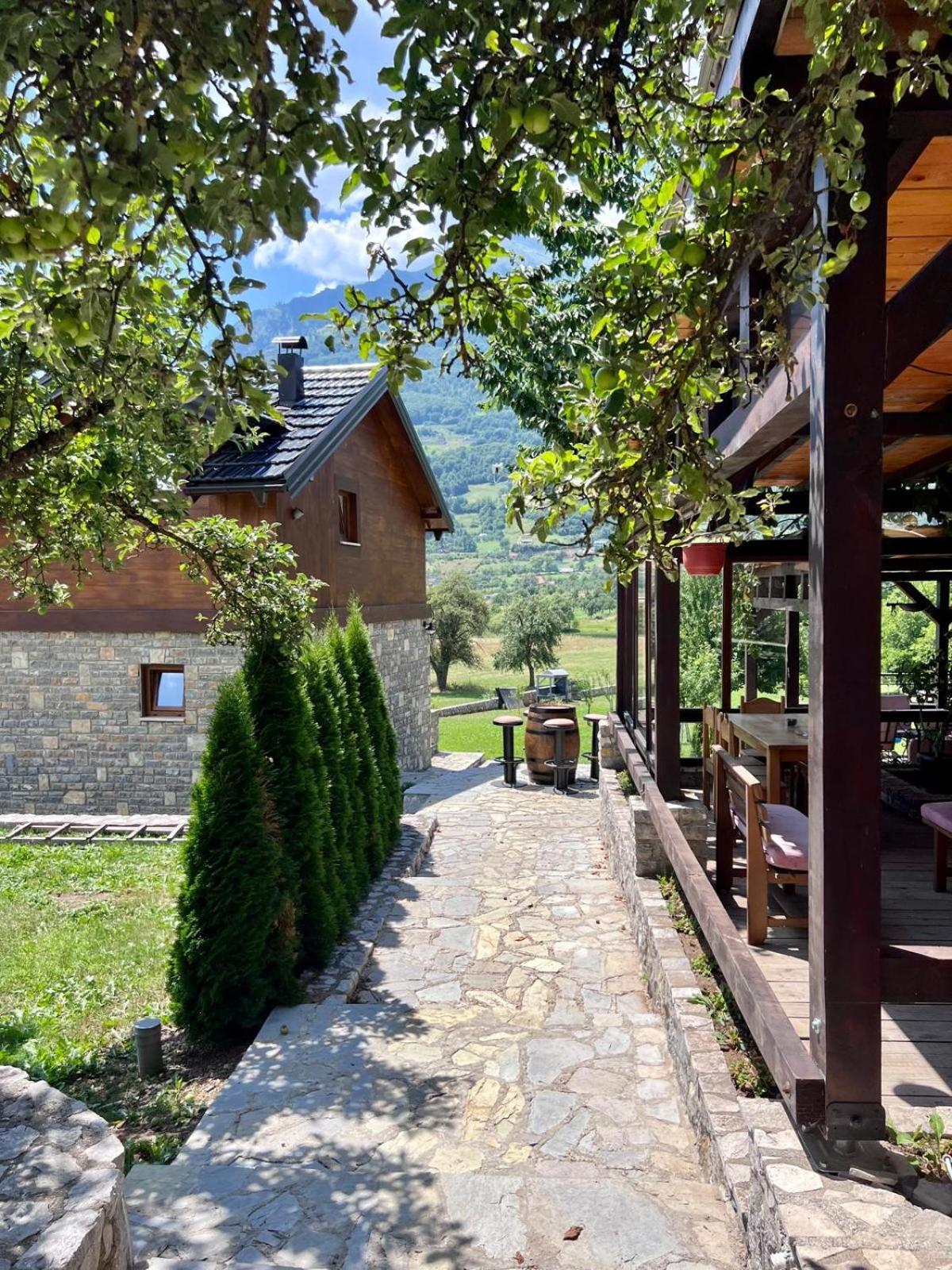 Camp Hotel Lake Views Πλαβ Εξωτερικό φωτογραφία