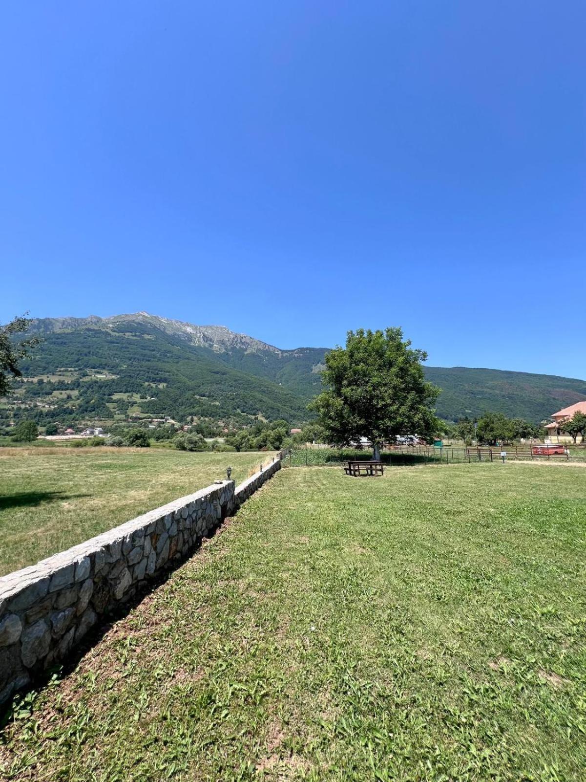 Camp Hotel Lake Views Πλαβ Εξωτερικό φωτογραφία