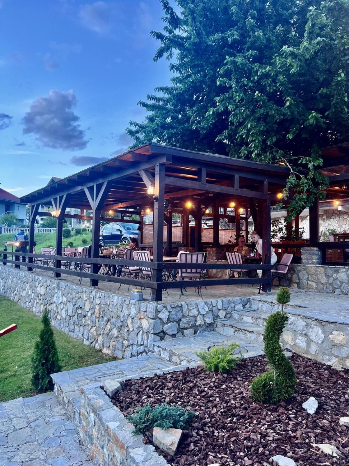 Camp Hotel Lake Views Πλαβ Εξωτερικό φωτογραφία