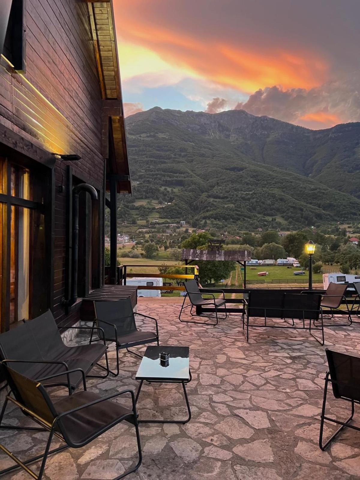 Camp Hotel Lake Views Πλαβ Εξωτερικό φωτογραφία
