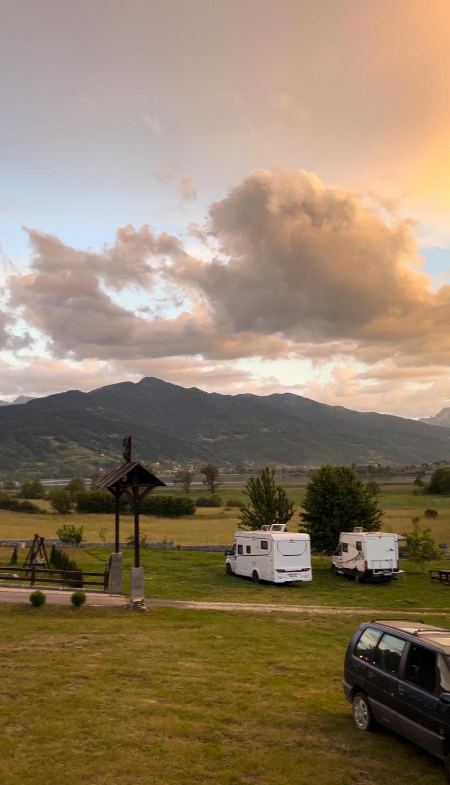 Camp Hotel Lake Views Πλαβ Εξωτερικό φωτογραφία