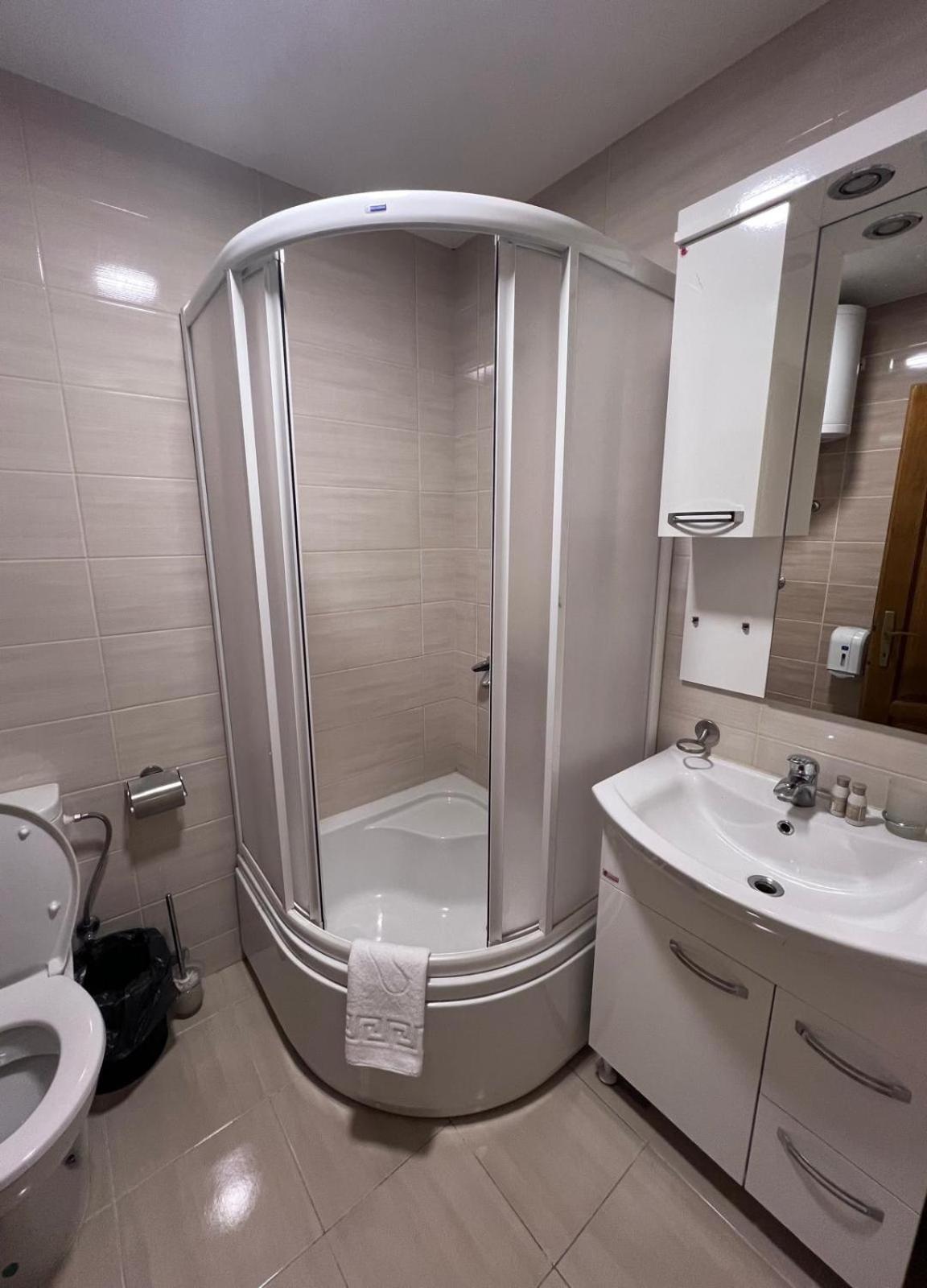 Camp Hotel Lake Views Πλαβ Εξωτερικό φωτογραφία