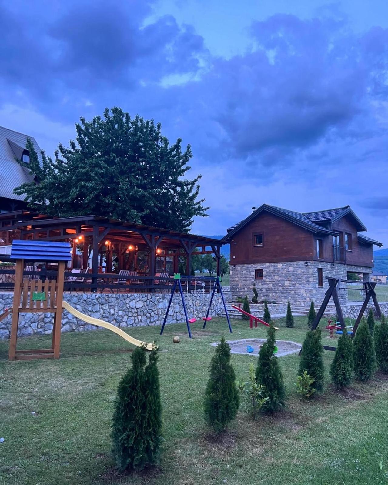 Camp Hotel Lake Views Πλαβ Εξωτερικό φωτογραφία